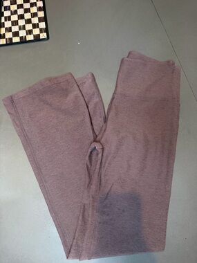 Beyond Yoga Women's Leggings in Mauve Plum